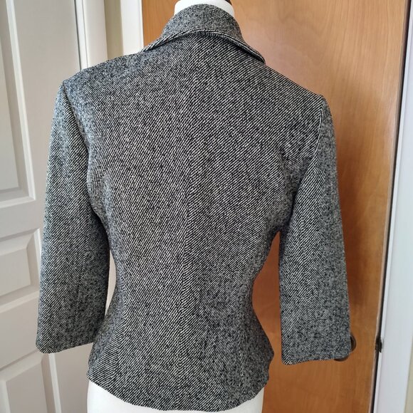 Trina Turk Three Quarter Sleeved jacket size 4 - Picture 3 of 6